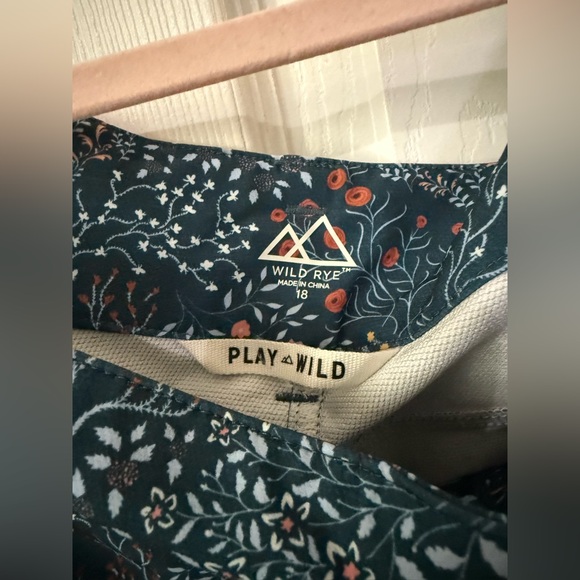 WILD RYE Size 18 Green Peach Floral Print Bike Shorts MTB Stretch Womens - Picture 3 of 5